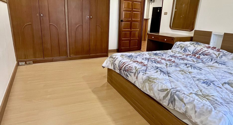 For rent 2 bedrooms condo in Si Racha, Chonburi