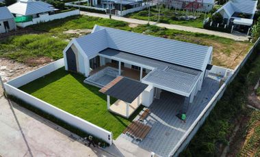 For sale 4 ベッドルーム villa in Hua Hin, Prachuap Khiri Khan
