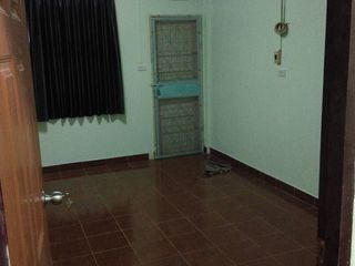 Reihenhaus zur Miete mit 2 Zimmer in Phra Khanong, Bangkok