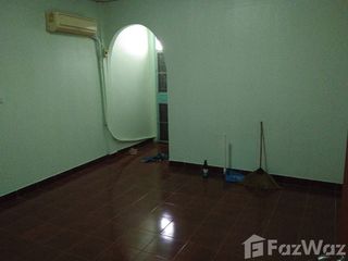 Reihenhaus zur Miete mit 2 Zimmer in Phra Khanong, Bangkok