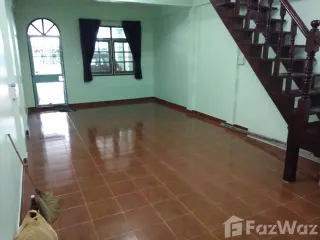 Reihenhaus zur Miete mit 2 Zimmer in Phra Khanong, Bangkok