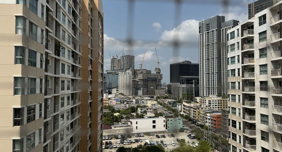 For sale 1 bed condo in Bang Na, Bangkok