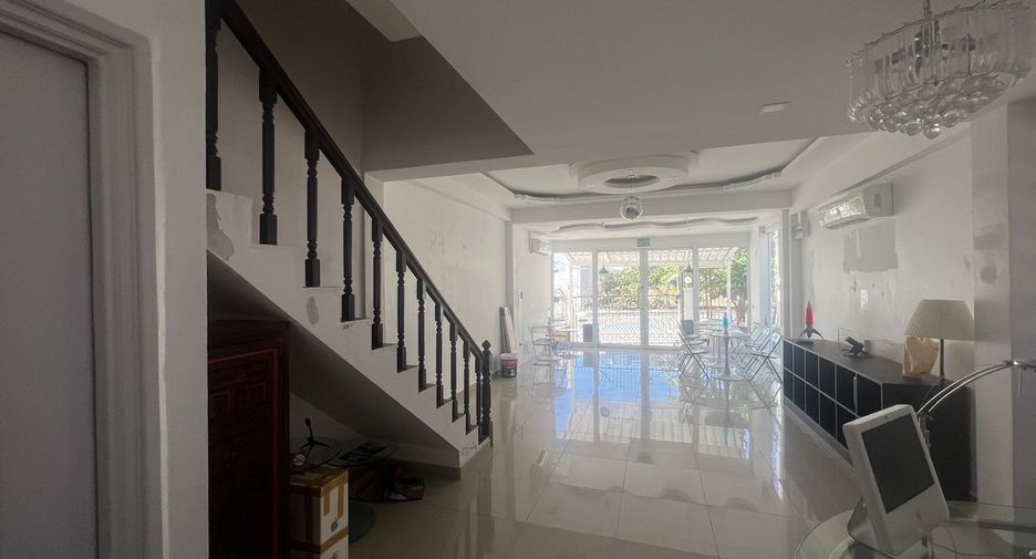 出租 4 卧室 联排别墅 在 Bang Lamung, Chon Buri