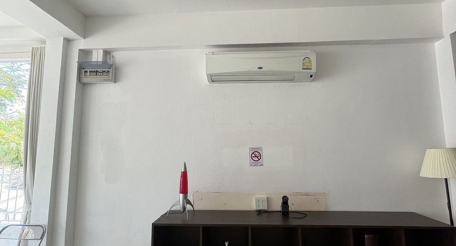 出租 4 卧室 联排别墅 在 Bang Lamung, Chon Buri