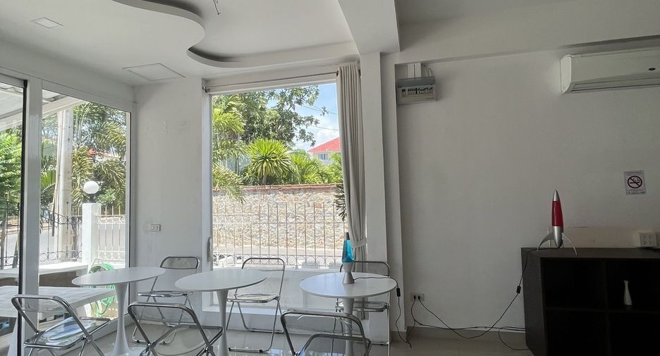 出租 4 卧室 联排别墅 在 Bang Lamung, Chon Buri