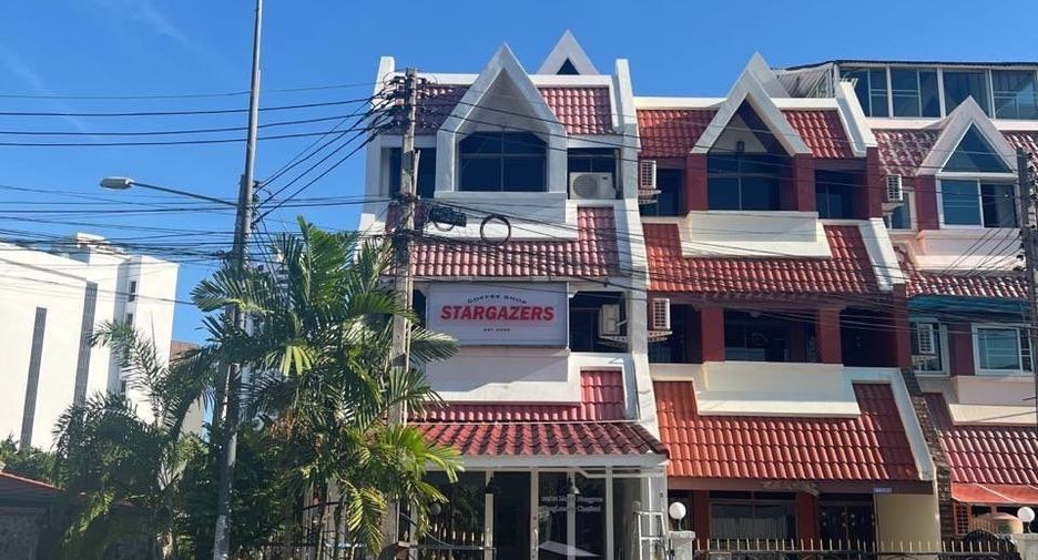 出租 4 卧室 联排别墅 在 Bang Lamung, Chon Buri