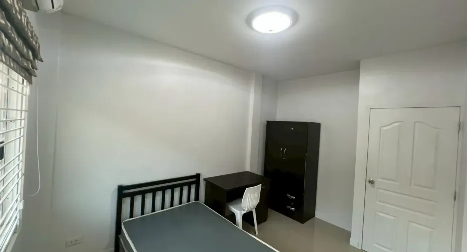 Reihenhaus zur Miete mit 4 Zimmer in Mueang Chon Buri, Chonburi