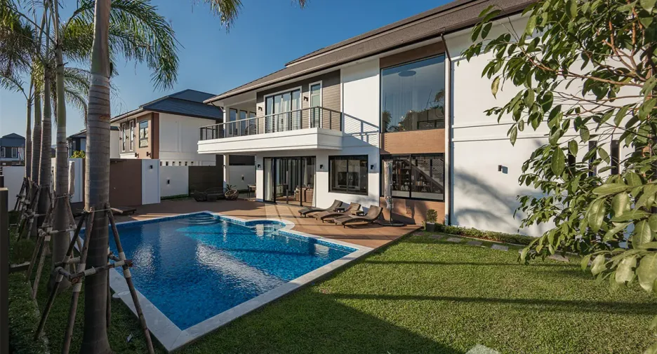 For sale 5 bedrooms villa in Mueang Chiang Mai, Chiang Mai
