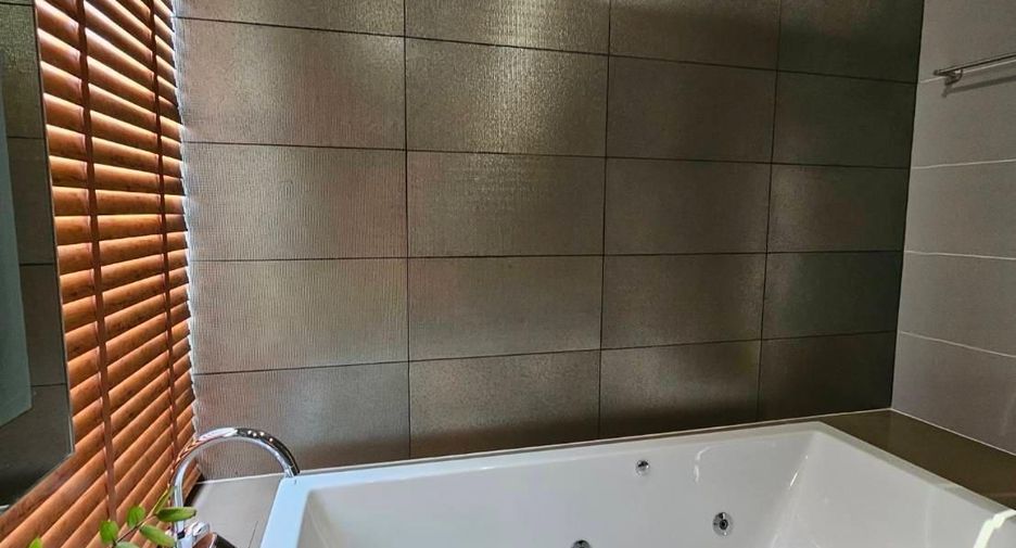 For sale and for rent 2 bedrooms condo in Bang Rak, Bangkok