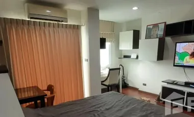 For sale スタジオ condo in Phra Khanong, Bangkok
