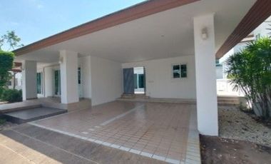 For sale 3 bedrooms villa in Bang Lamung, Chonburi