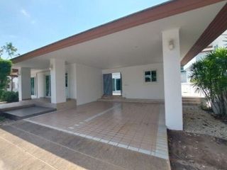 For sale 3 bedrooms villa in Bang Lamung, Chonburi