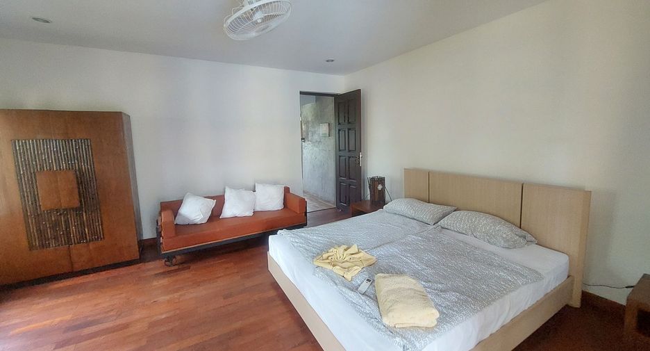 For rent 4 bedrooms villa in Hua Hin, Prachuap Khiri Khan