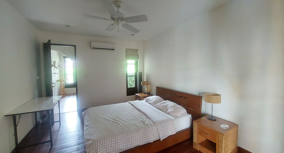 For rent 4 bedrooms villa in Hua Hin, Prachuap Khiri Khan