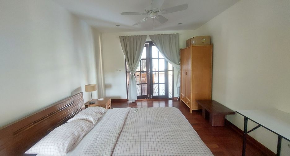 For rent 4 bedrooms villa in Hua Hin, Prachuap Khiri Khan