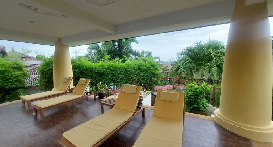 For rent 4 bedrooms villa in Hua Hin, Prachuap Khiri Khan