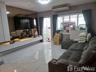 For sale and for rent 4 bedrooms townhouse in Huai Khwang, Bangkok