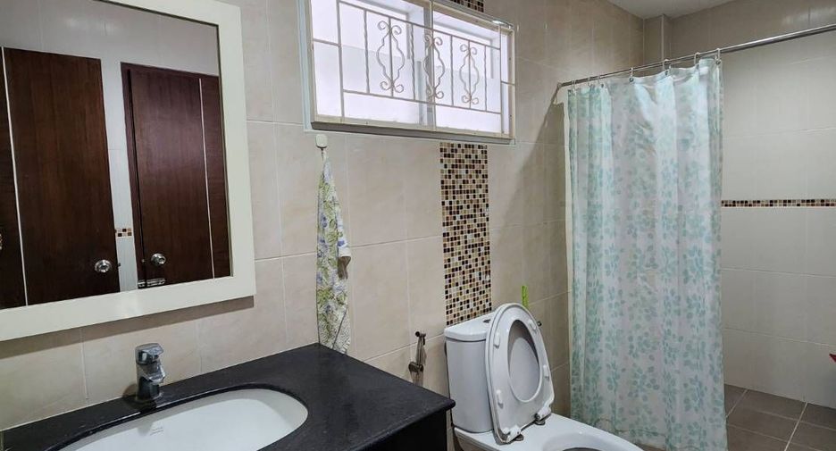 For sale and for rent 4 bedrooms house in Mueang Chiang Mai, Chiang Mai