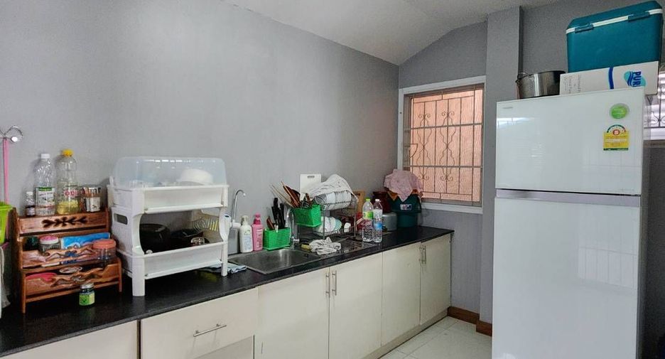 For sale and for rent 4 bedrooms house in Mueang Chiang Mai, Chiang Mai