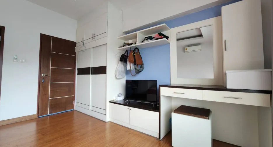 For sale and for rent 4 bedrooms house in Mueang Chiang Mai, Chiang Mai