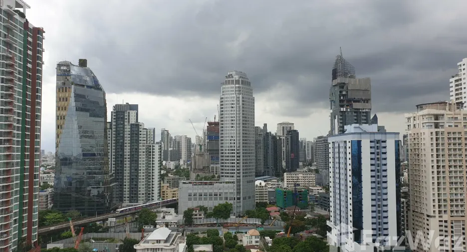 For sale and for rent 2 bedrooms condo in Watthana, Bangkok