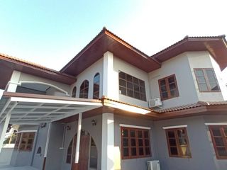 For Rent 8 Bedroom House In Mueang Chiang Mai