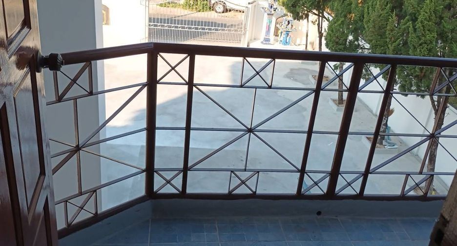 For rent 8 bedrooms house in Mueang Chiang Mai, Chiang Mai