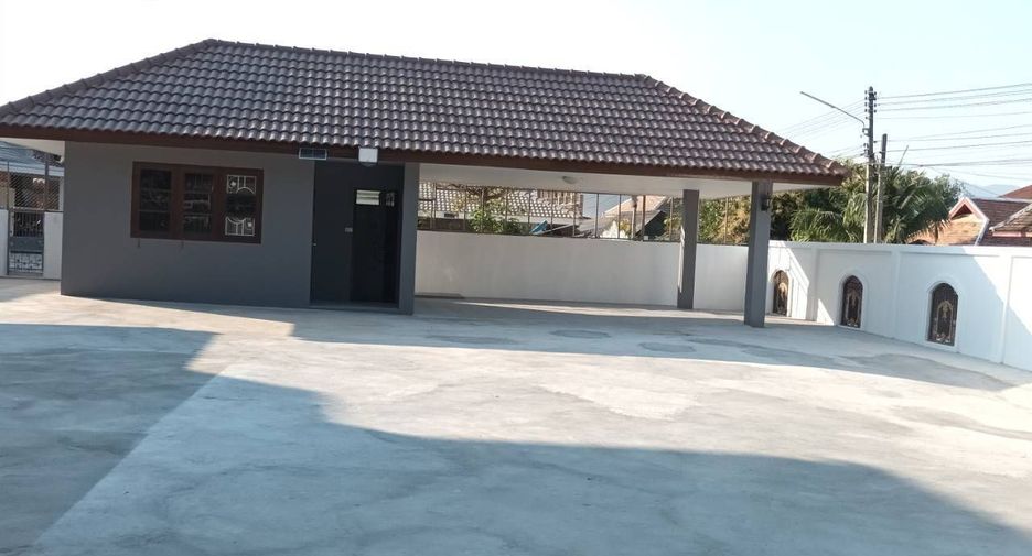 For rent 8 bedrooms house in Mueang Chiang Mai, Chiang Mai