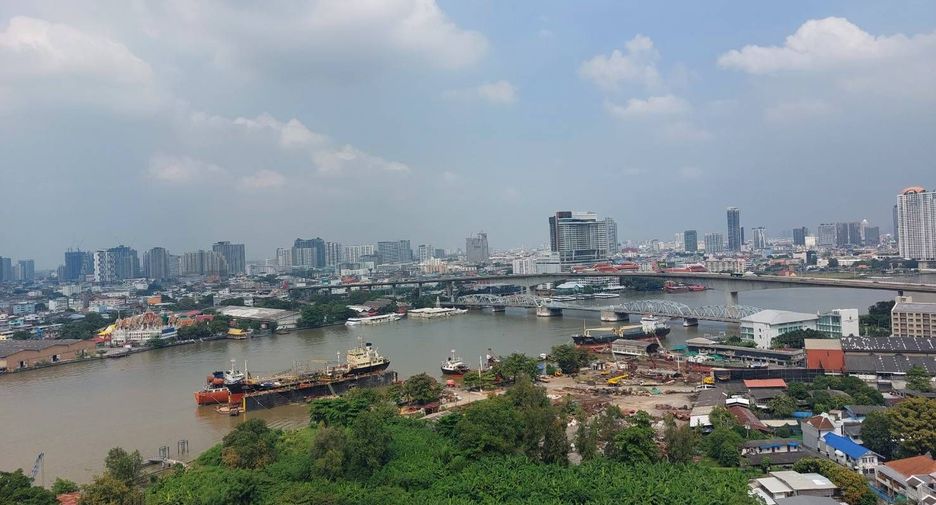 Condo en venta de 3 habitaciones en Bang Kho Laem, Bangkok