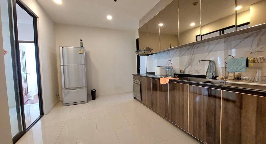 Condo en venta de 3 habitaciones en Bang Kho Laem, Bangkok