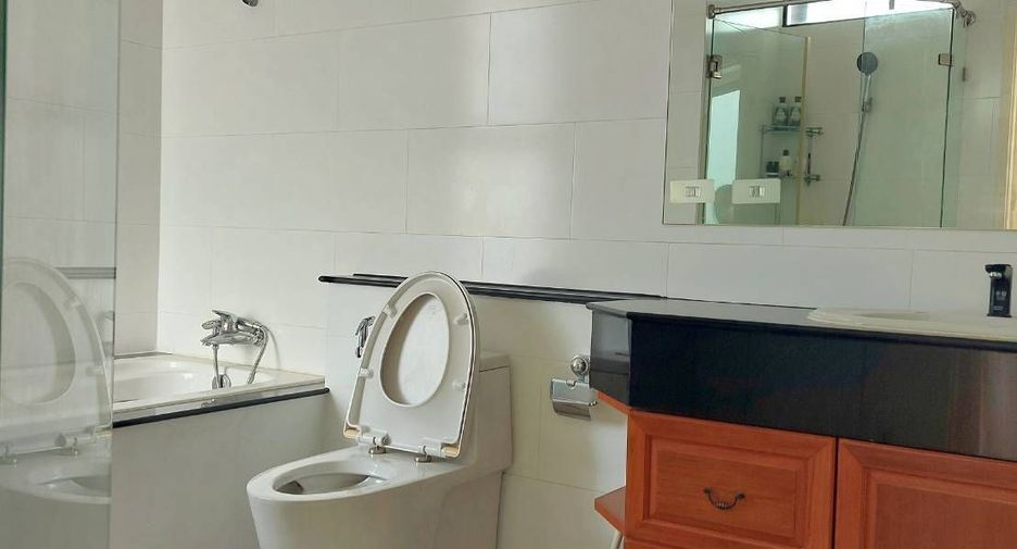 Condo en venta de 3 habitaciones en Bang Kho Laem, Bangkok