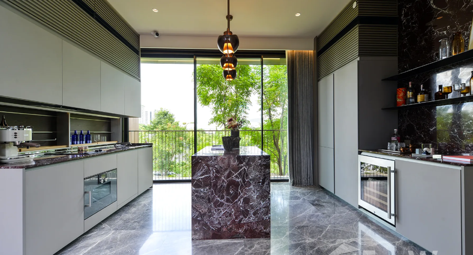 Condo en venta de 4 habitaciones en Bang Phli, Samut Prakan