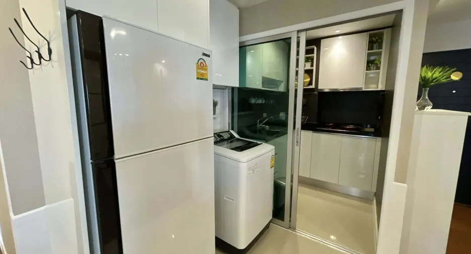 For sale そして for rent 3 ベッドルーム condo in Huai Khwang, Bangkok