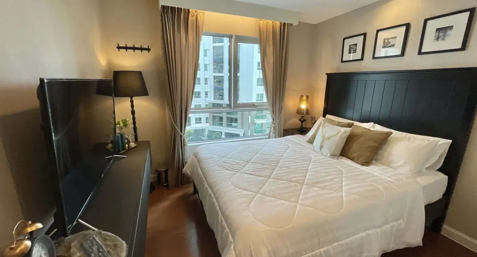 For sale そして for rent 3 ベッドルーム condo in Huai Khwang, Bangkok