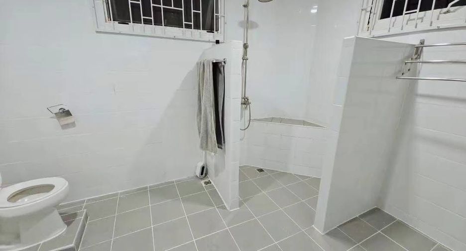 For rent 4 ベッドルーム house in Bang Lamung, Chonburi