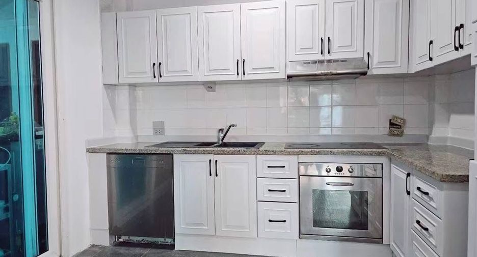 For rent 4 ベッドルーム house in Bang Lamung, Chonburi