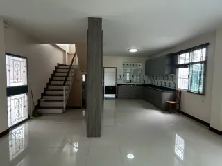 出售 4 卧室 独立屋 在 Si Racha, Chon Buri