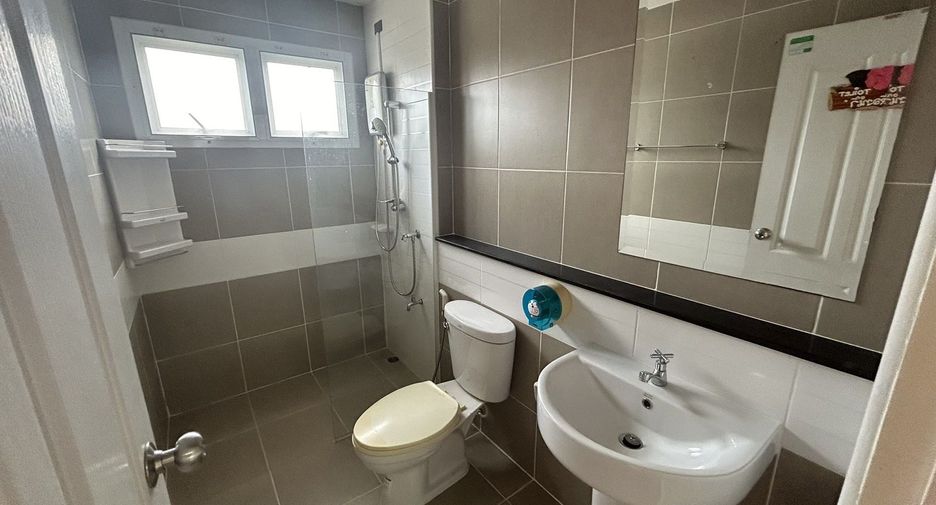 Casa en venta de 4 habitaciones en Si Racha, Chonburi