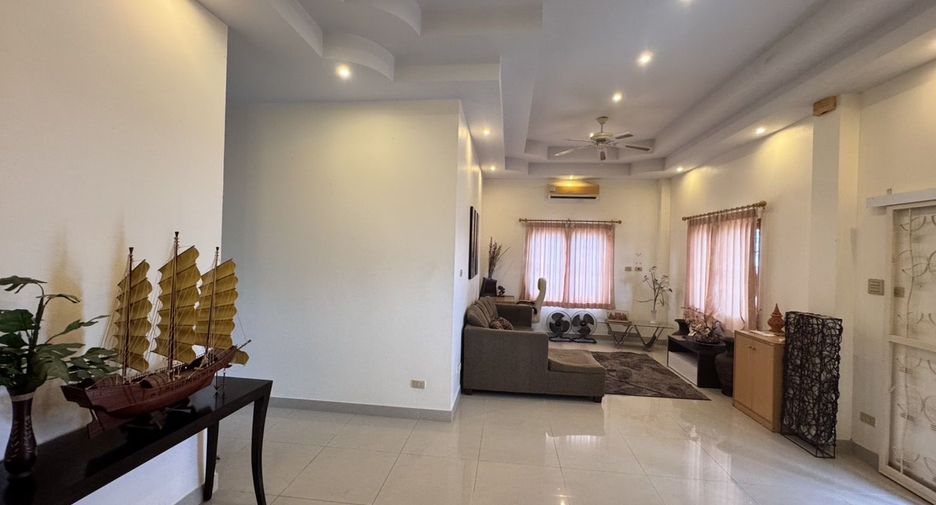 For rent 3 ベッドルーム house in Sattahip, Chonburi