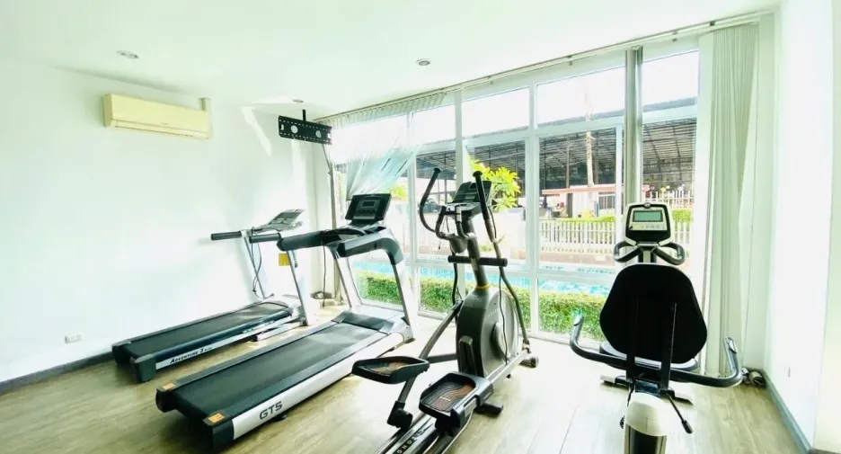 For rent 1 bed condo in Mueang Chon Buri, Chonburi