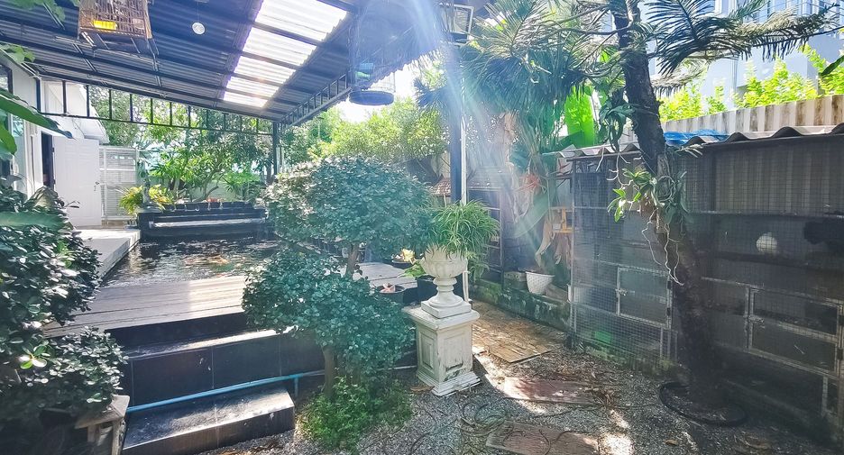 For sale 4 bedrooms house in Bang Khun Thian, Bangkok