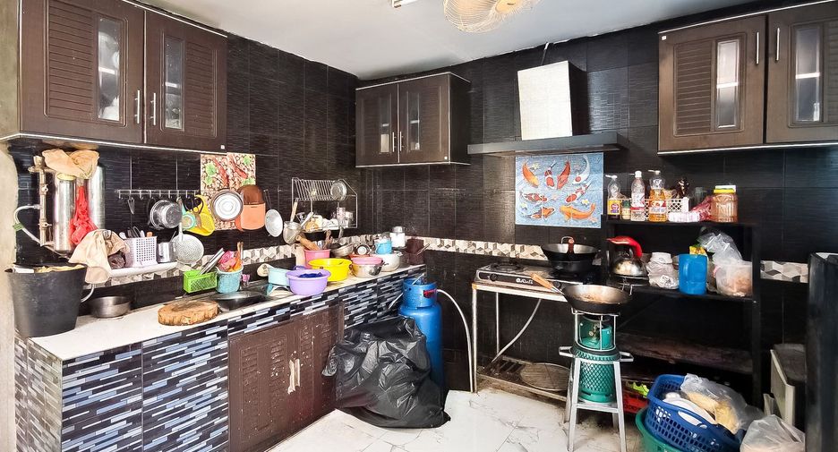 For sale 4 bedrooms house in Bang Khun Thian, Bangkok