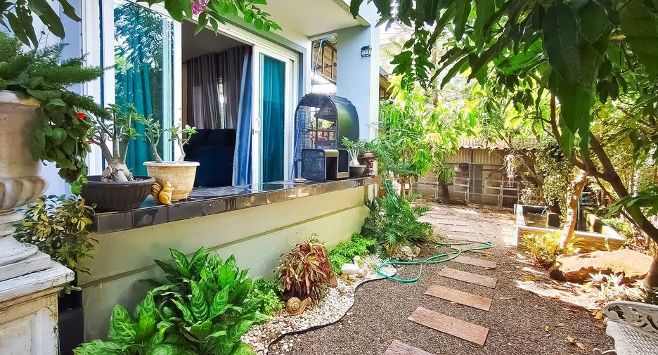 For sale 4 bedrooms house in Bang Khun Thian, Bangkok
