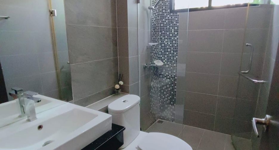 Casa en venta y en alquiler de 3 habitaciones en Bang Lamung, Chonburi
