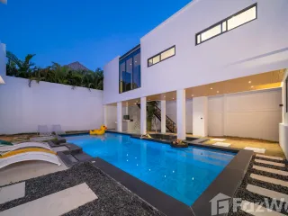 Villa en venta de 7 habitaciones en Thalang, Phuket