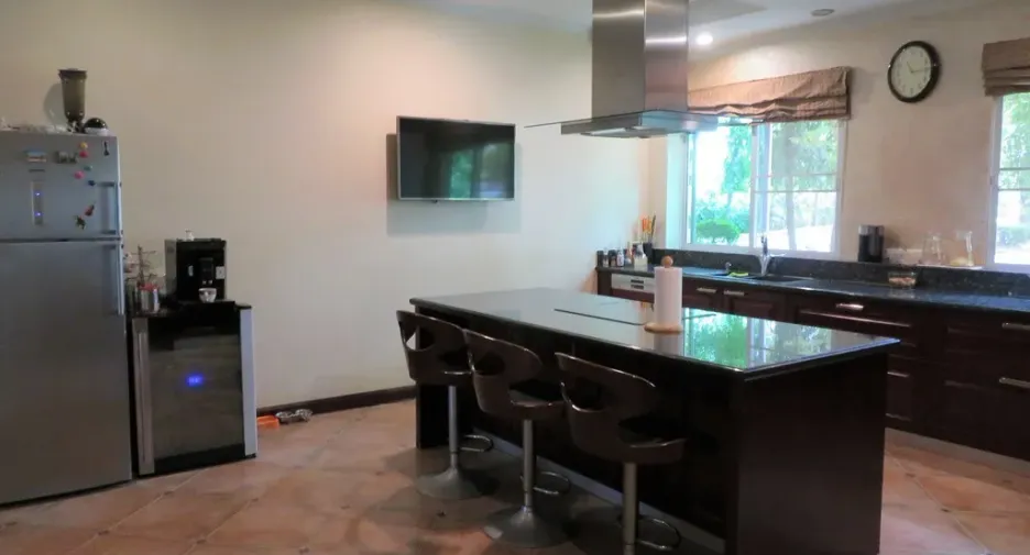 ขาย 4 ห้องนอน คอนโด ใน นาจอมเทียน, พัทยา