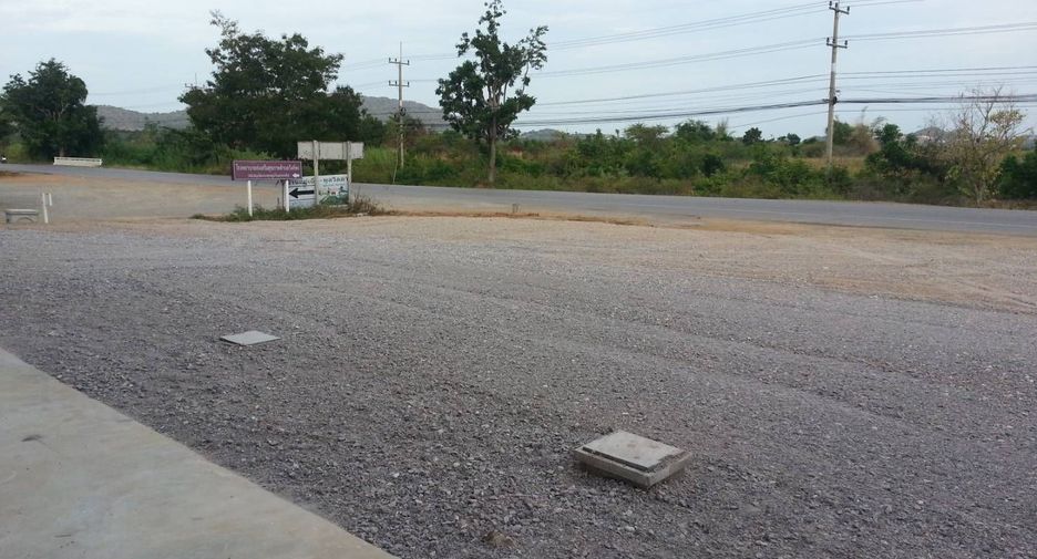 Gewerbefläche zum Kauf mit 2 Zimmer in Pran Buri, Prachuap Khiri Khan