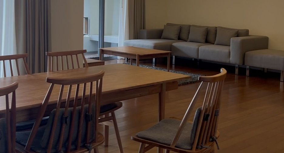 For sale 4 bedrooms condo in Yan Nawa, Bangkok