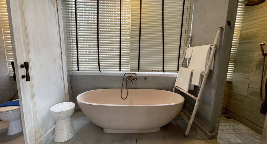For rent 4 bedrooms villa in Hua Hin, Prachuap Khiri Khan