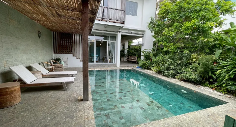 For rent 4 bedrooms villa in Hua Hin, Prachuap Khiri Khan